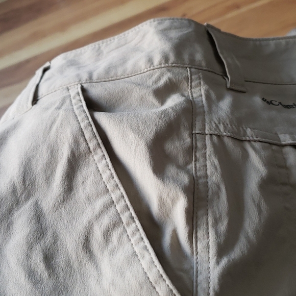 Columbia omni shield advanced repellency khaki tan shorts Size 6 - Picture 5 of 9